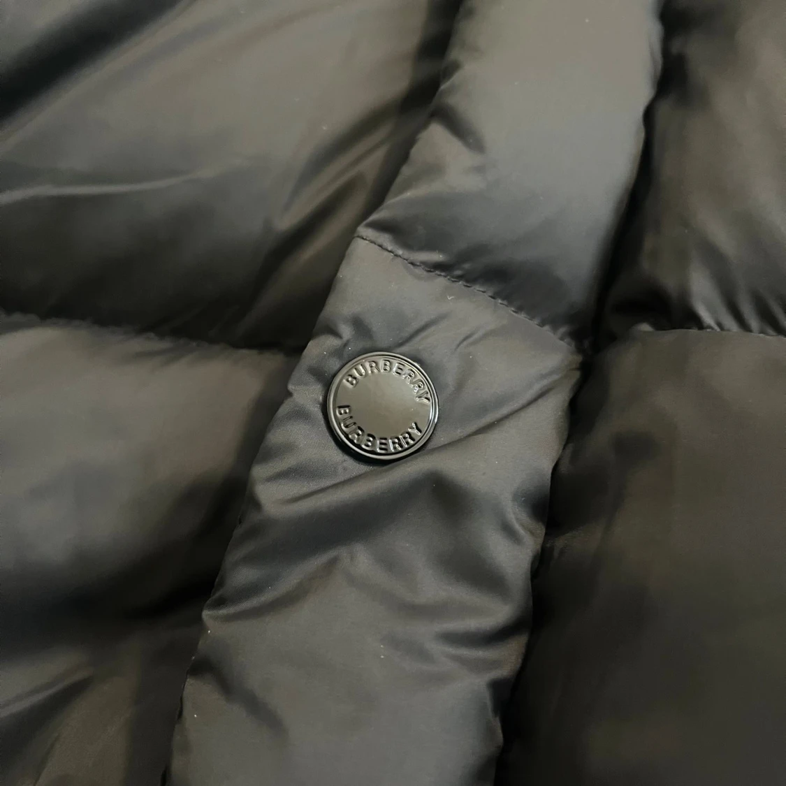 Svart pufferjacka från Burberry - 4