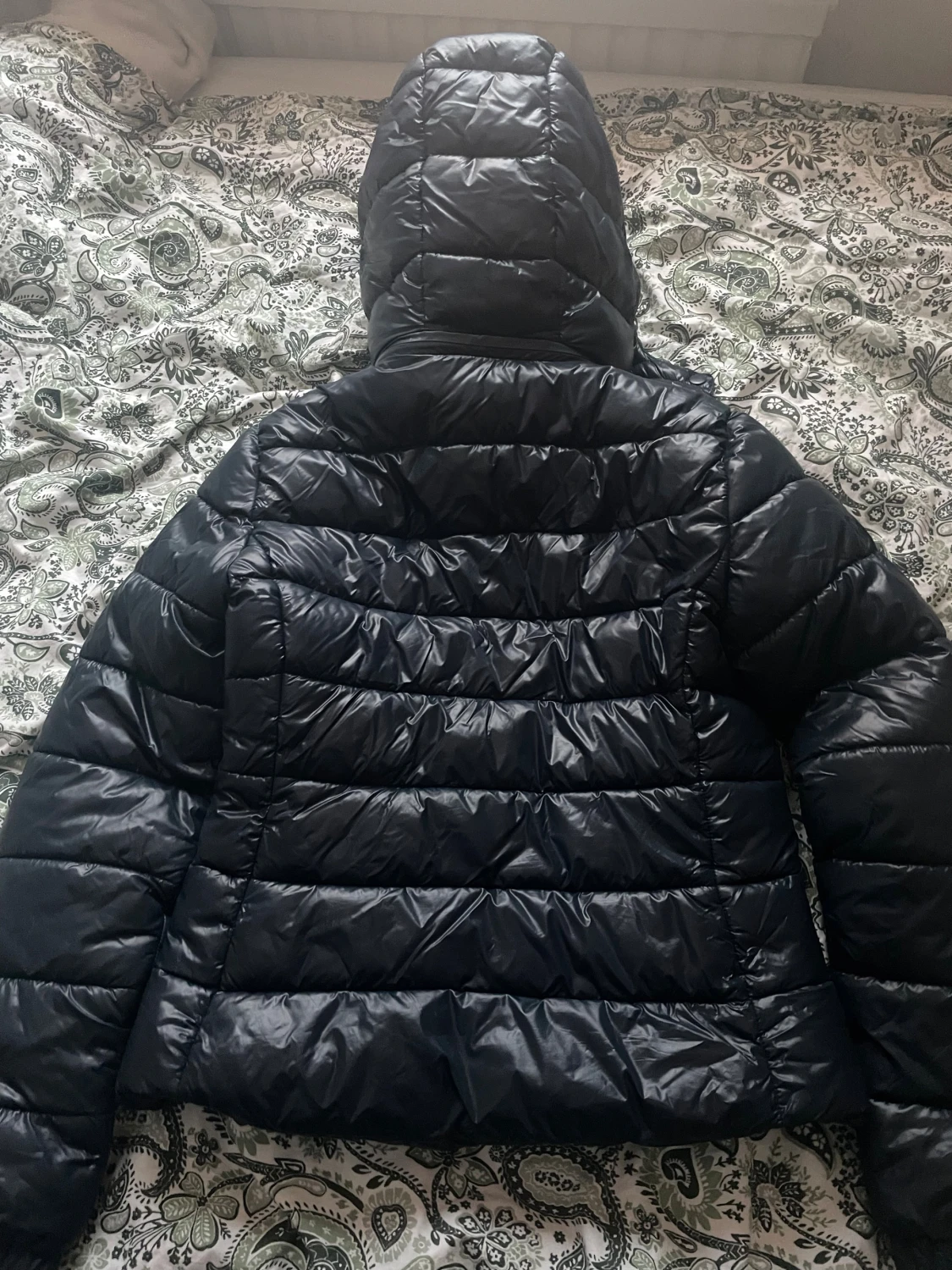 Mörkblå pufferjacka med avtagbar huva - 2