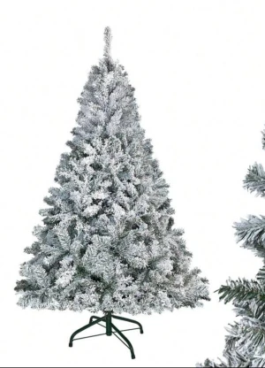 Konstgjord snöklädd julgran - Vacker konstgjord julgran med snöeffekt, ca 180 cm hög. Levereras i originalkartong med stabil metallfot. Grenarna är täta och ser naturtrogna ut. Granen är i mycket gott skick, inga synliga skador eller slitage. Perfekt för en festlig julstämning inomhus.