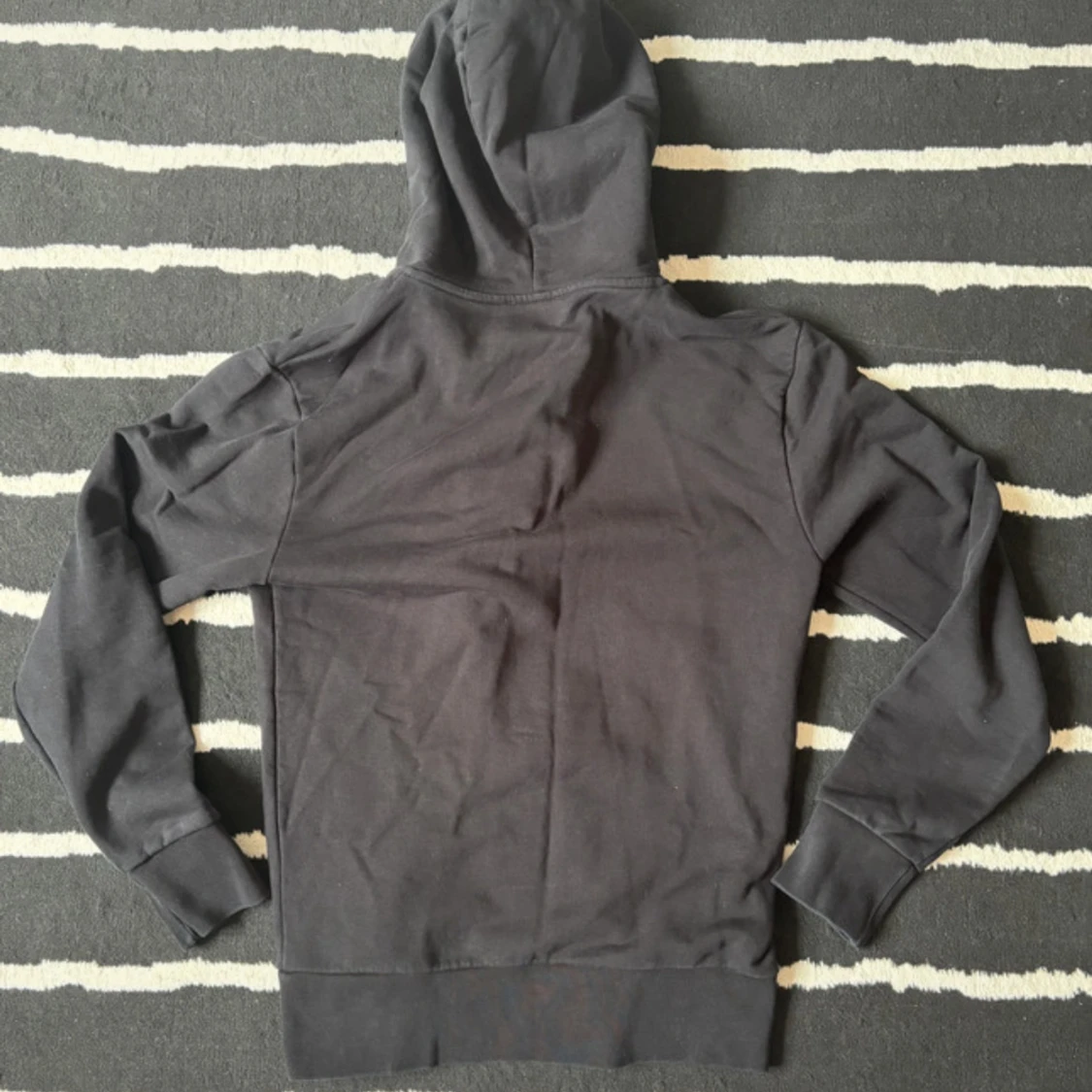 Svart hoodie från Maison kitsune - 1