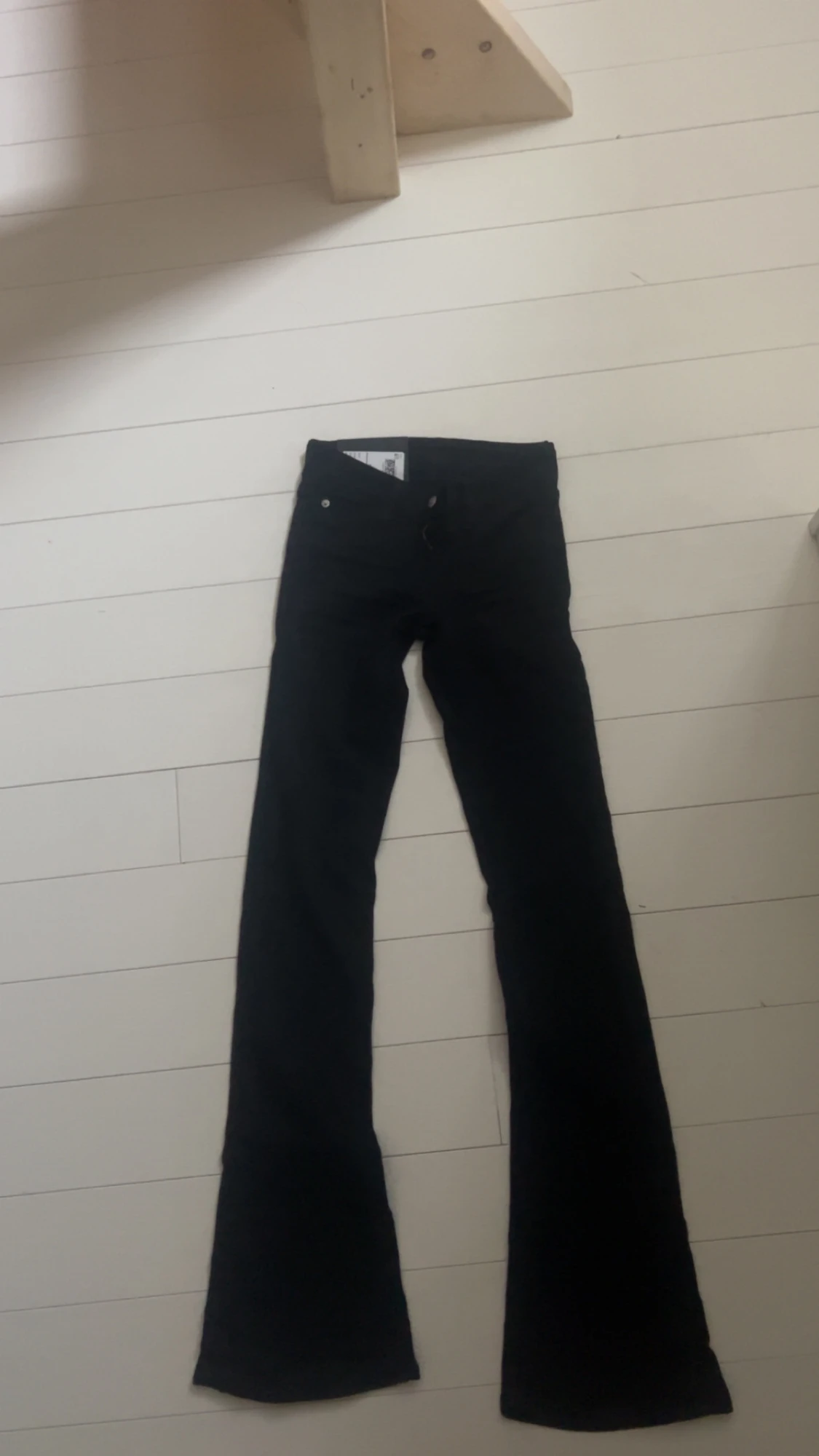 Svarta bootcut jeans från weekday 25/32 - 4