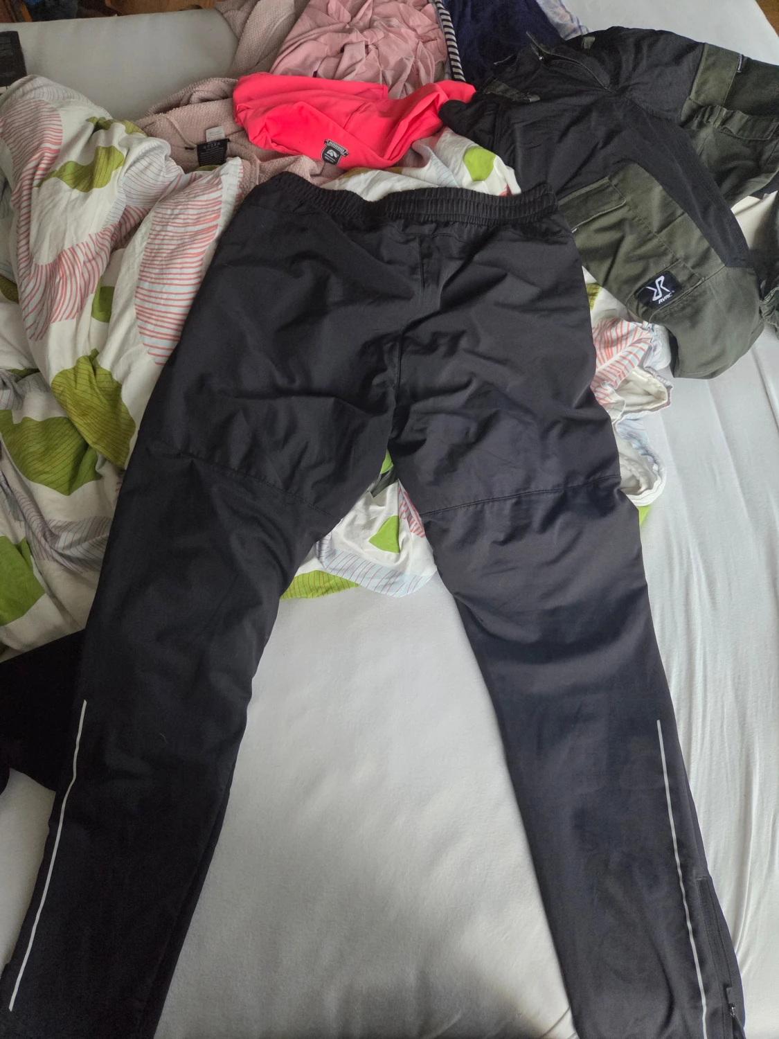 Svarta träningsbyxor från SOC, strl L - 3