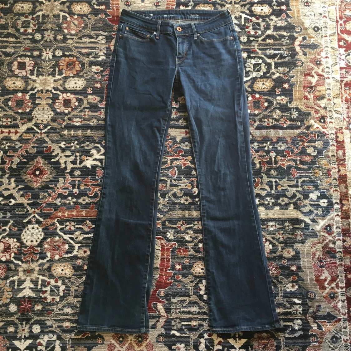Mörkblå lowwaist flare jeans, Levi’s  - 1