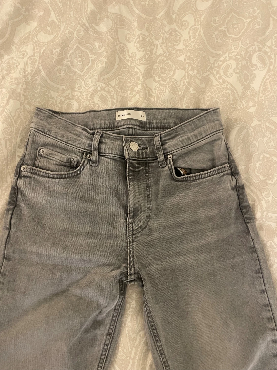 Ljus gråa perfect jeans från Gina Tricot - 1