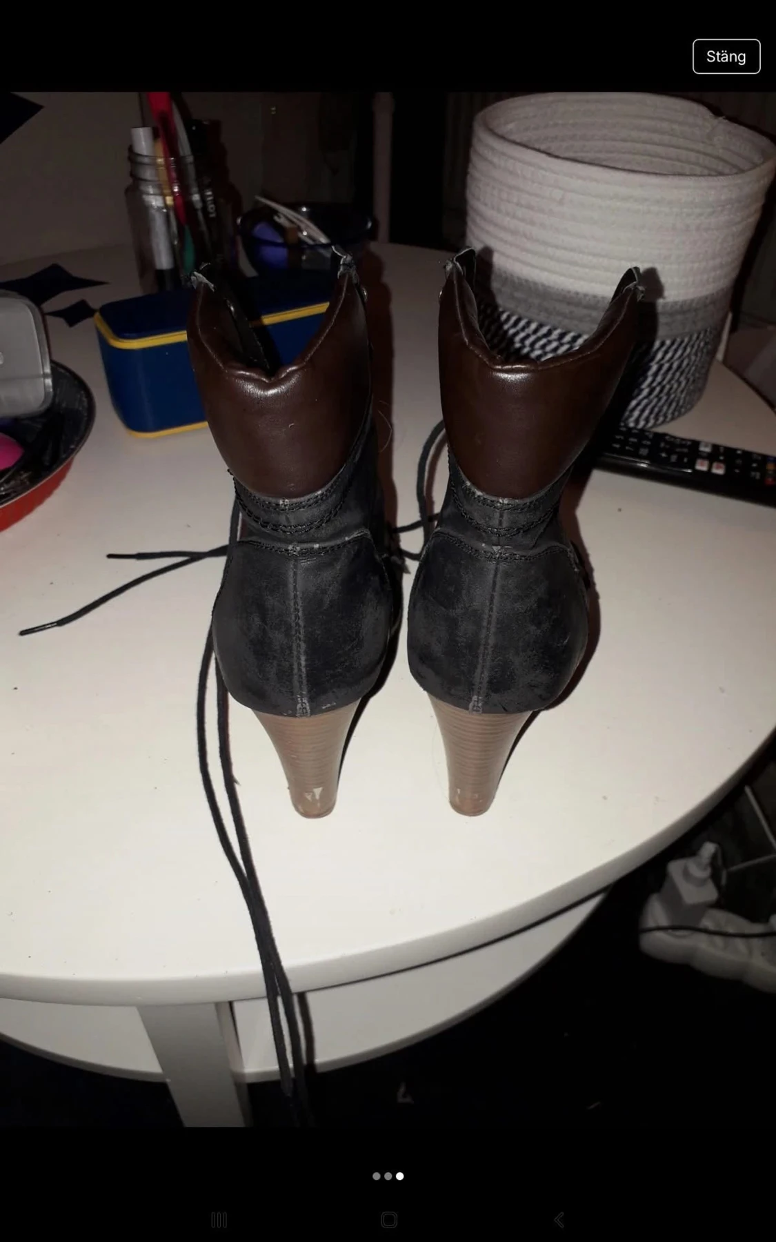 Svarta stövletter med snörning och klack - 2