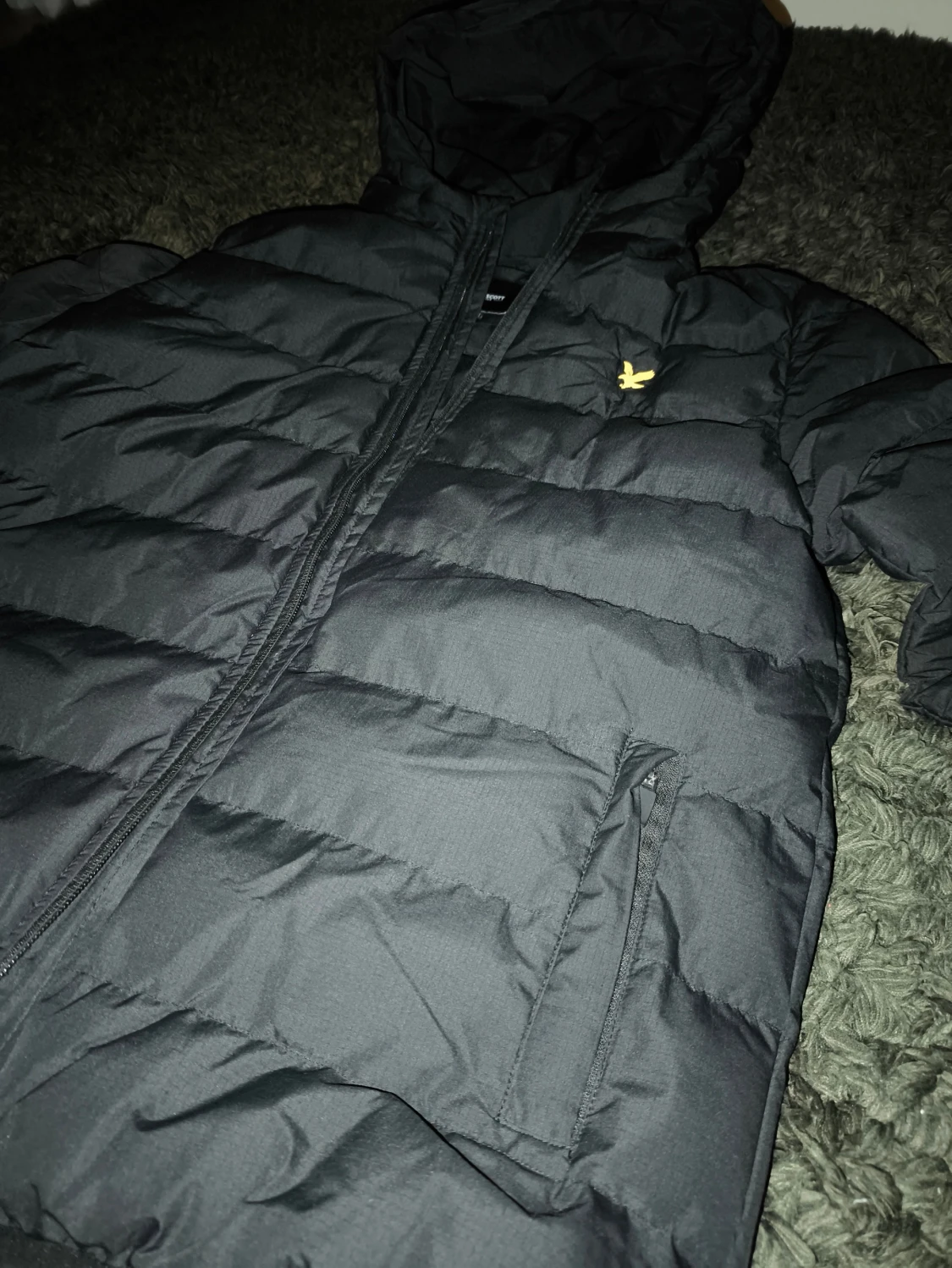 Svart pufferjacka från Lyle & Scott - 1