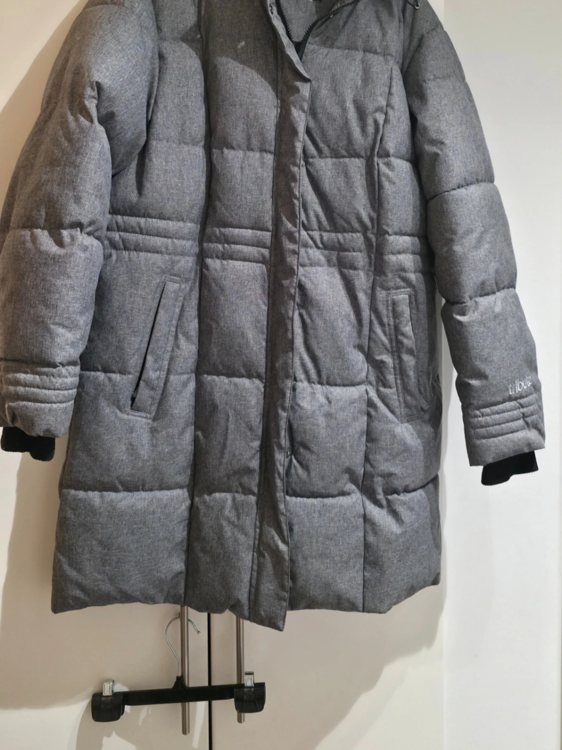 Grå lång dunjacka från Tribute