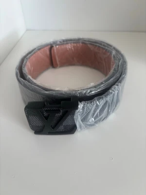 LV bälte - Använd 2-3 gånger för att testa annars helt felfri, skriv vid funderingar!