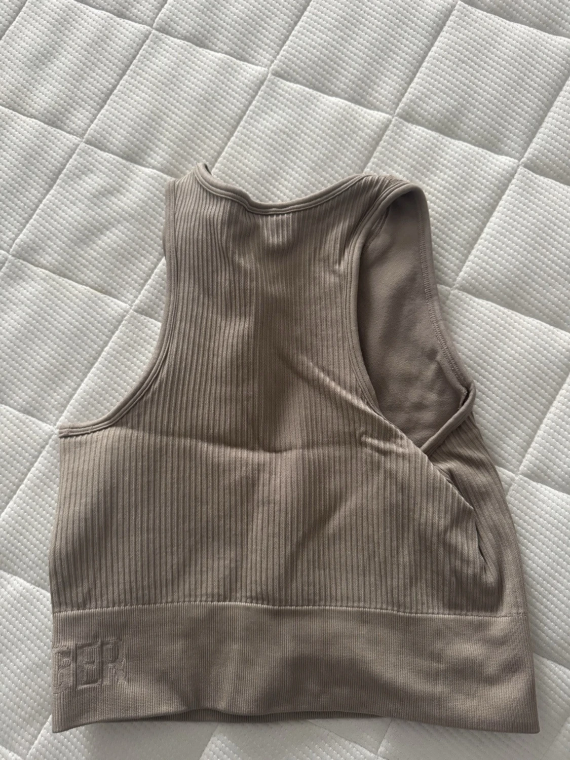 Beige ribbad linnetopp från Stronger - 3