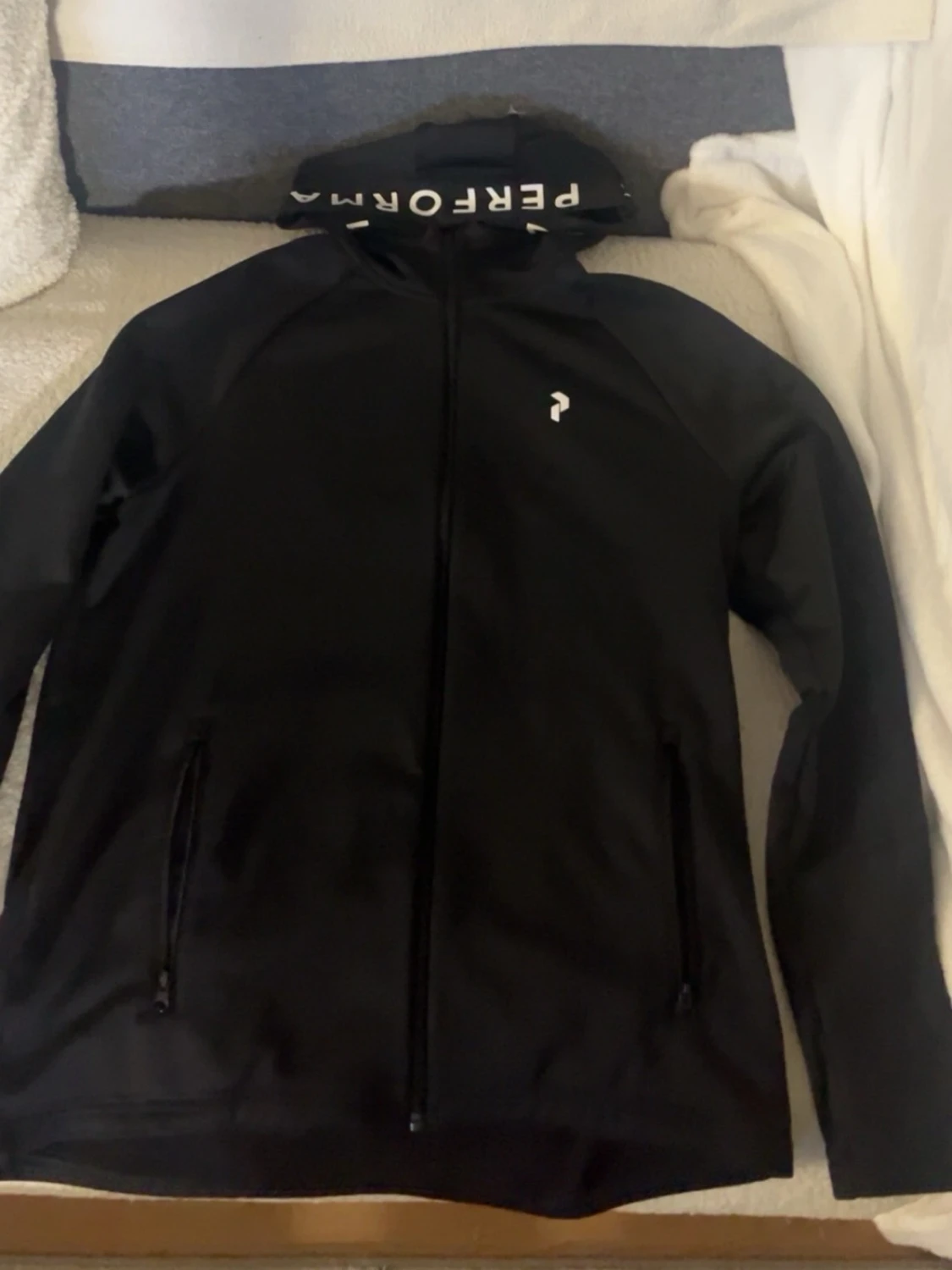 Svart vindjacka från Peak Performance