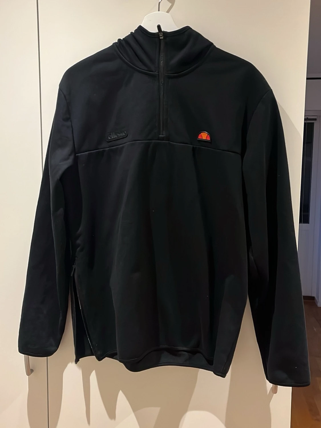 ellessee hoodie