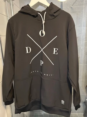 Svart Dope skidjacka - Fin skidjacka i stl M. Mycket gott skick.