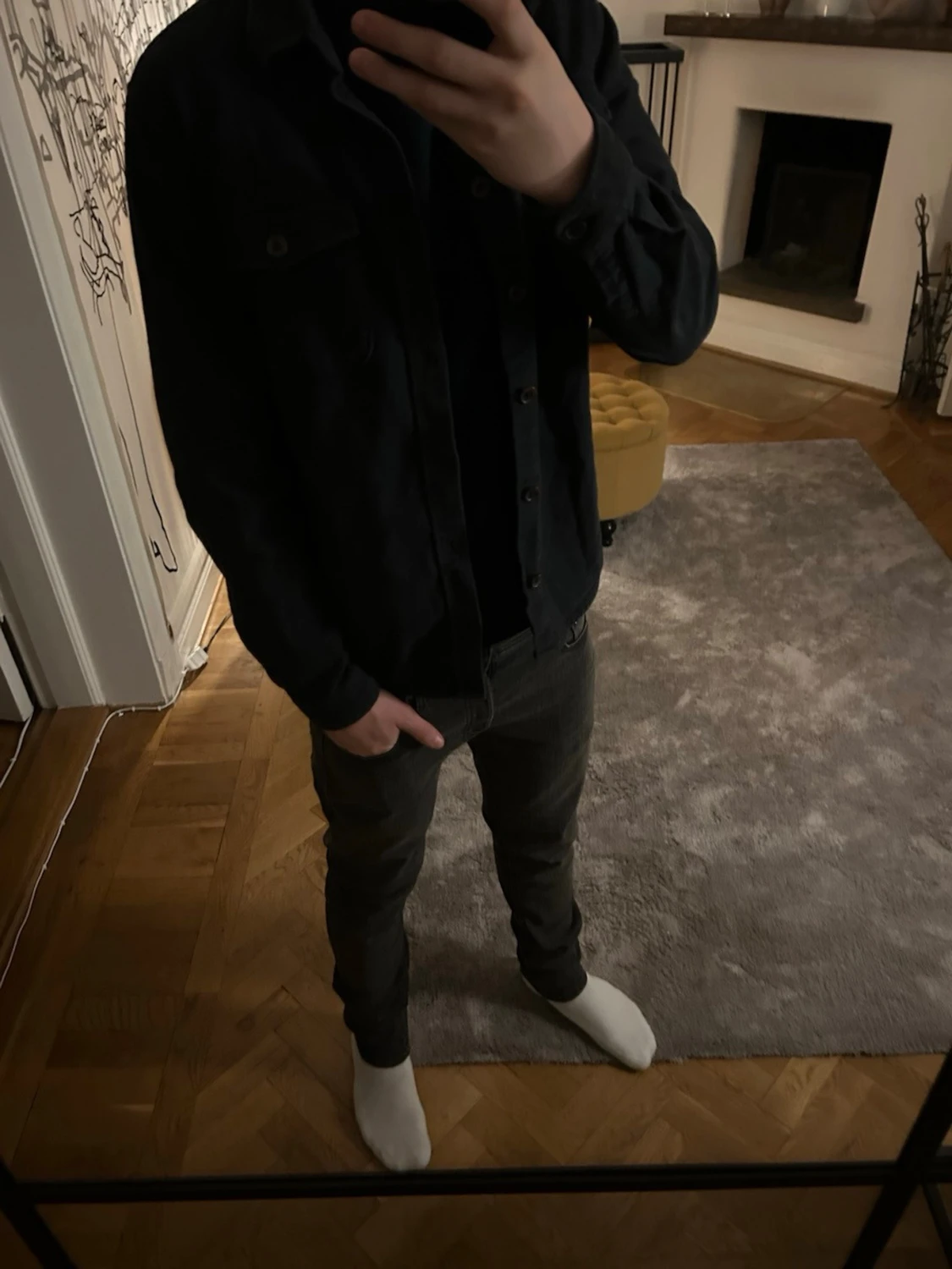 Svart overshirt med knappar