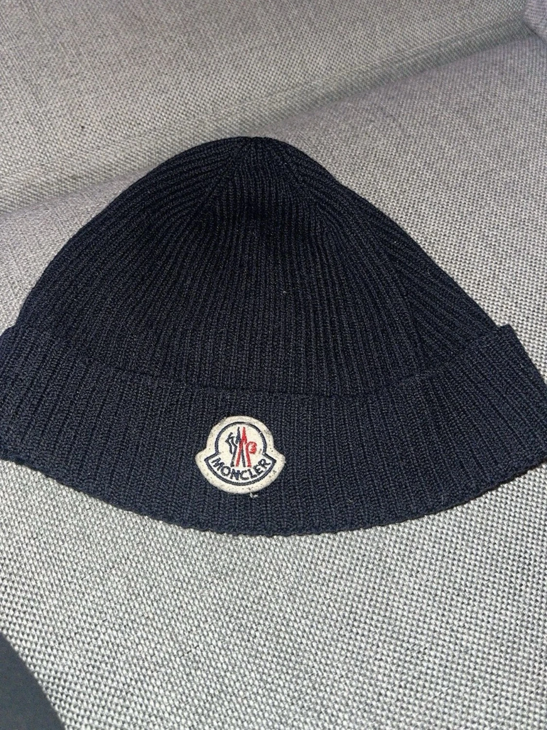 Moncler mössa marinblå herr