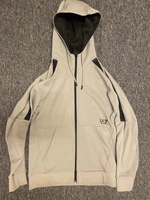 Ea7 kofta, storlek S passar xs mer - Ea7 kofta bra skick