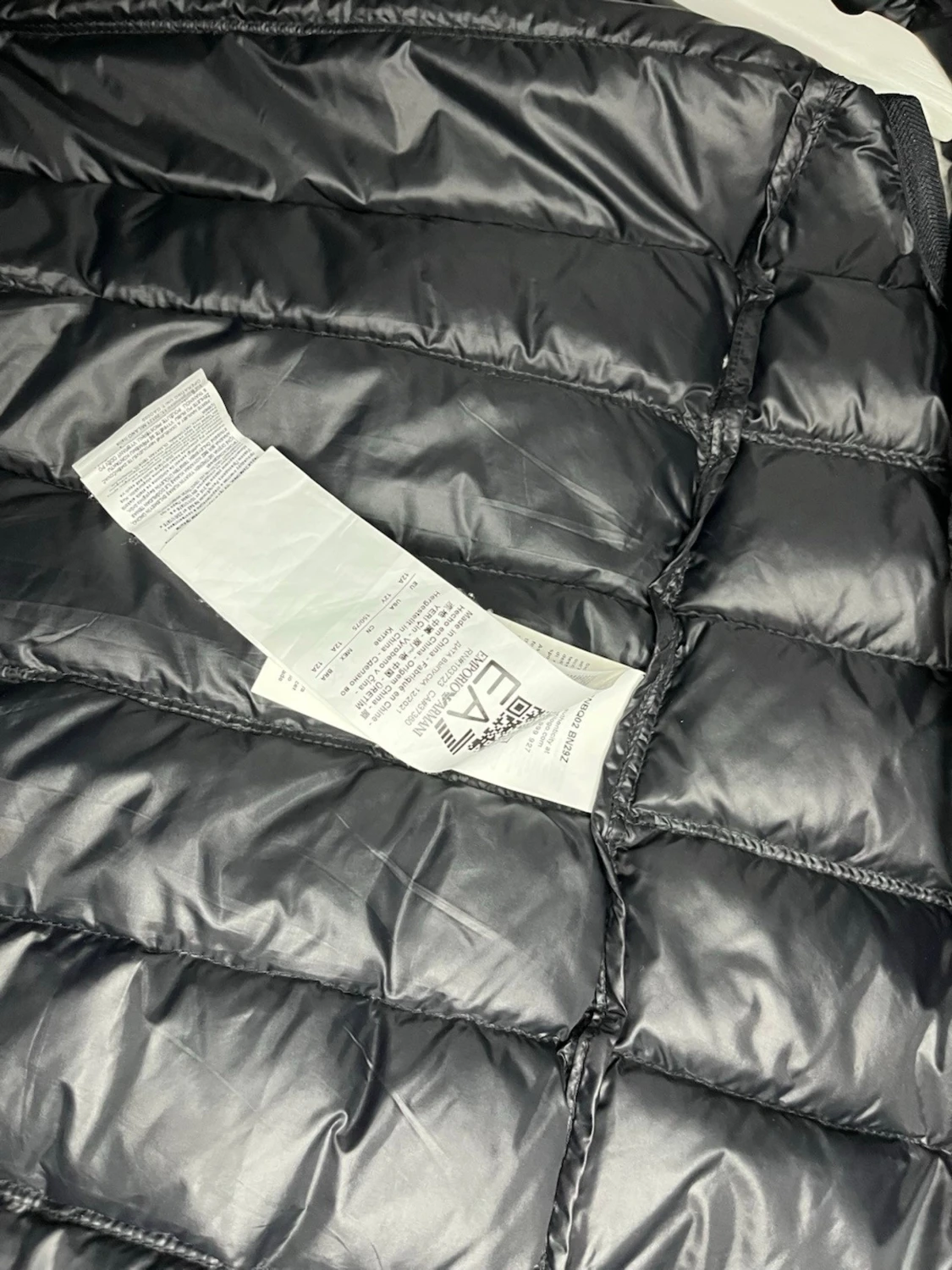 Svart dunväst från EA7 Emporio Armani - 3