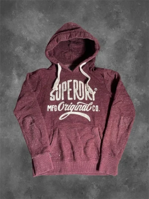 Superdry hoodie - En riktigt fet superdry hoodie som är i bra skick👍 det är bara fråga vid funderingar👌