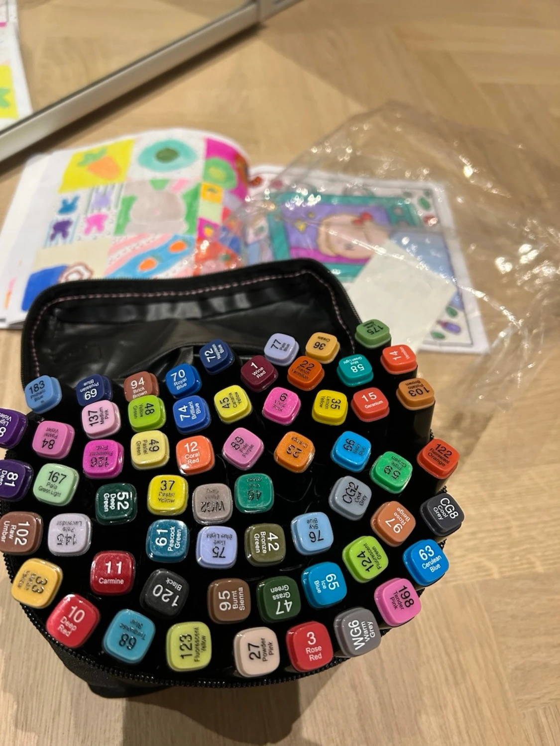 Pennor och en målarbok (går att köpa styck) - 2