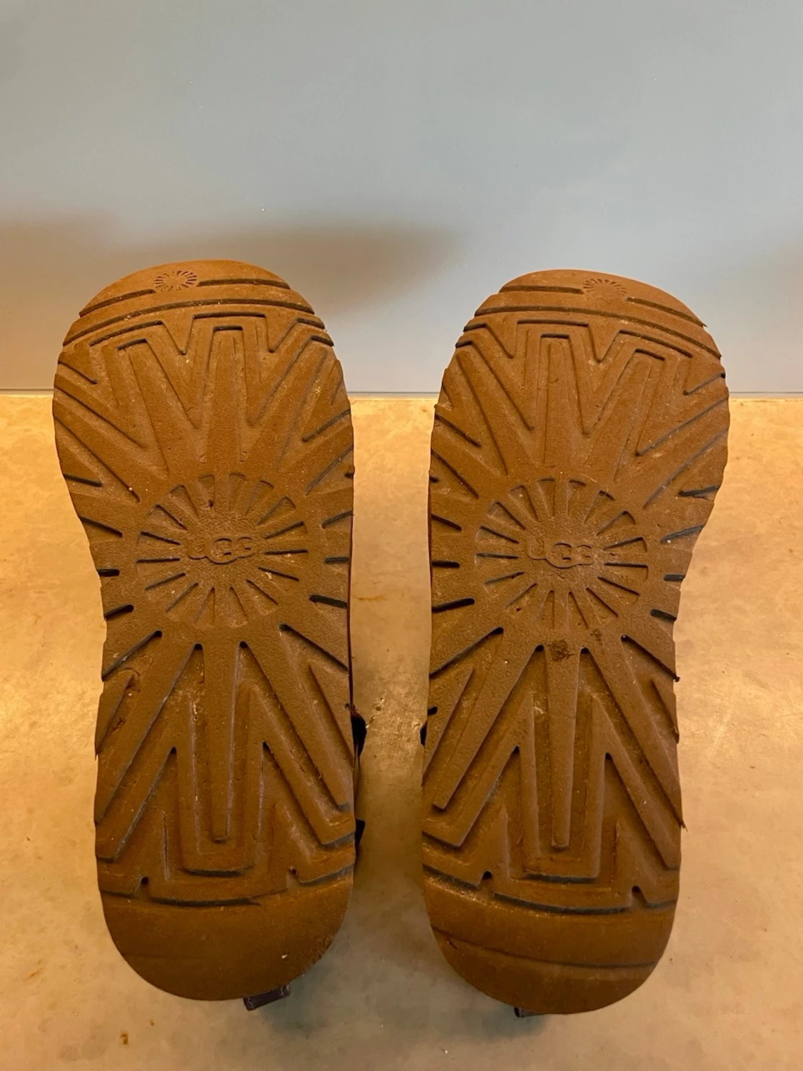 Bruna UGG Storlek 42 - 1