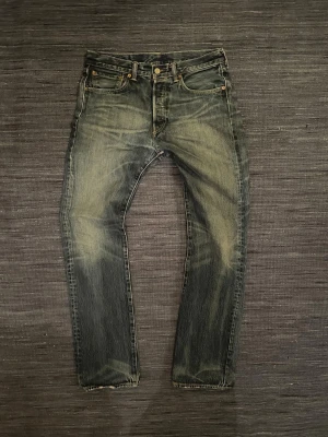 Vintage Levi's 501 jeans  - Tja! Säljer nu dessa riktigt feta Levis 501 jeans. Skicket är bra och storleken på dessa är 32/34! Kom gärna med frågor eller bud! 