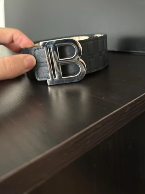 Bälte  - 1 bälte 270 KR. 2 bälte 450 KR. 3 Bälten 650