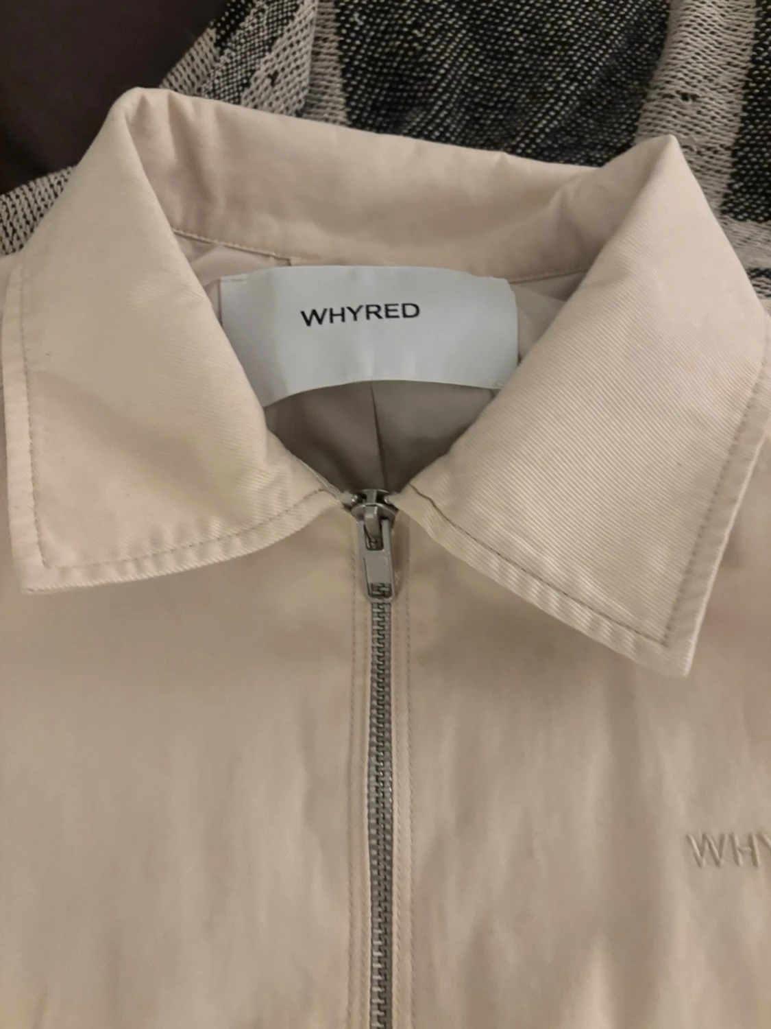 Beige vindjacka från Whyred - 1