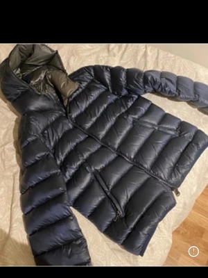 Colmar jacka - Hej säljer nu denna colmar jacka för 2500 utan några defekter! Jag bär vanligtvis S!