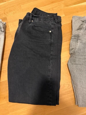 Hope Jeans - Svart Hope jeans nyskick