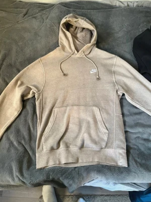 Nike hoodie - Mycket bra skick, skrik vid frågor 