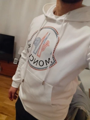 Vit Moncler Hoodie - Helt ny, endast testad!