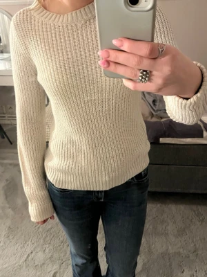 Vit slickad tröja  - Fin stickad tröja från Vero Moda 🤩