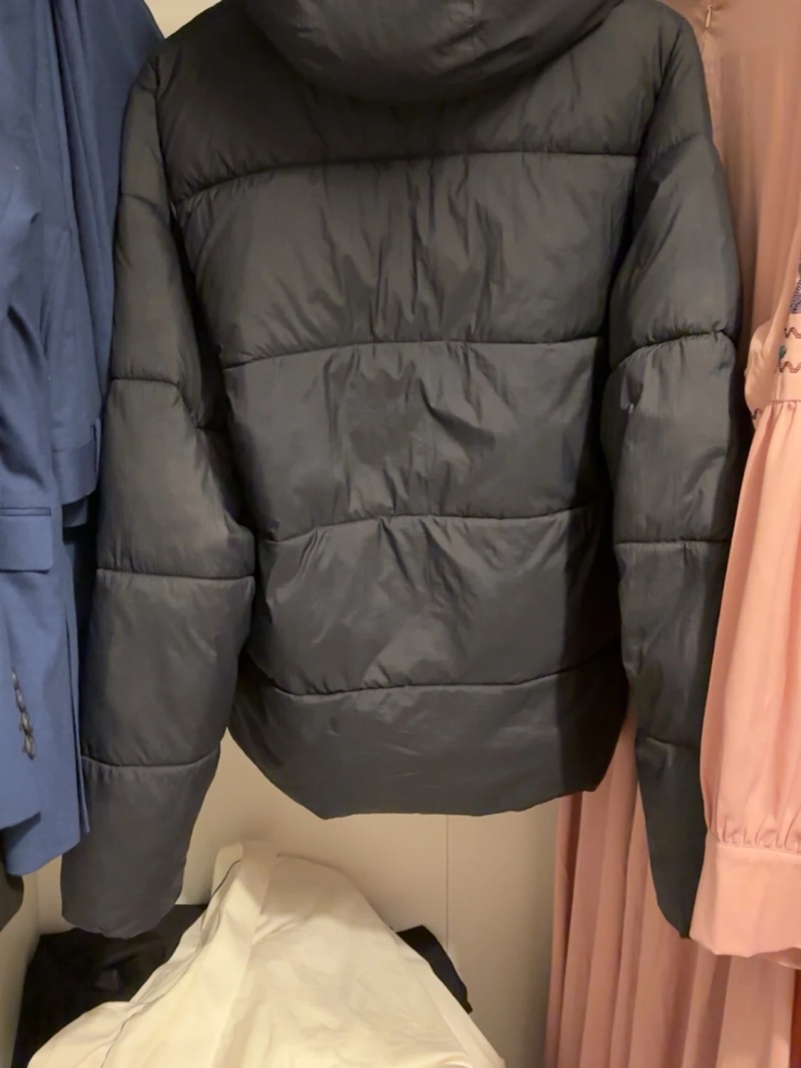 Svart pufferjacka från Dressmann S - 3