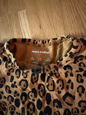 Mini rodini T-shirt barn  - Som oanvänd 