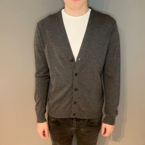 These glory days cardigan   - These glory days Cardigan  | skick 10/10 | storlek S | fraktar via valfrit ombud på köparens bekostnad | hör av dig vid funderingar 