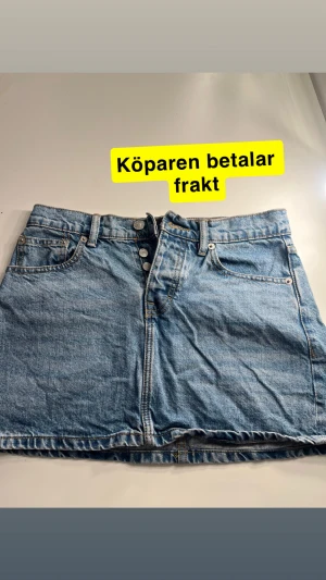 Blå jeanskjol från lager 157 - En jeanskjol som inte kommit till användning. Den har inga skador köpte den i somras.