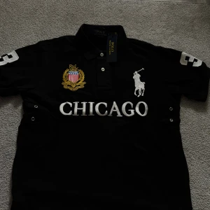  Polo Ralph Lauren Chicago piké Chief Keef - Säljer denna extremt  sällsynta Ralph Lauren Polo Piken, Nyskick och aldrig använd, Storlek S