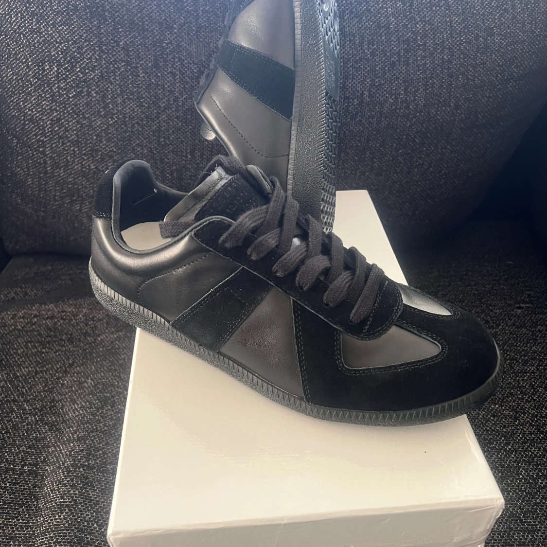 Maison Margiela svarta sneakers i skinn - 1