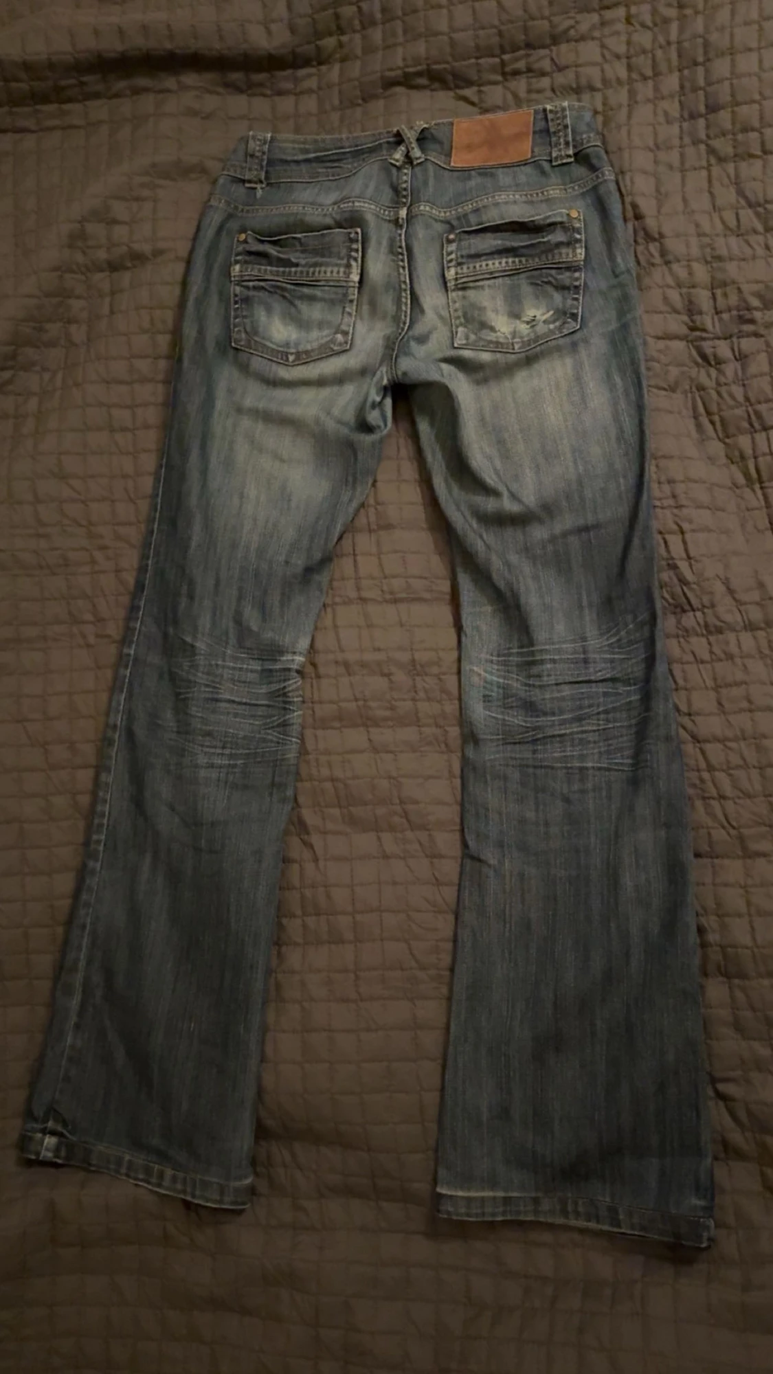 snygga lågmidjade jeans - 4