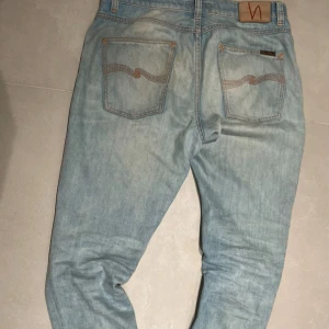 Nudie jeans - Skit snygga straight fit nudie jeans skriv vid funderingar 