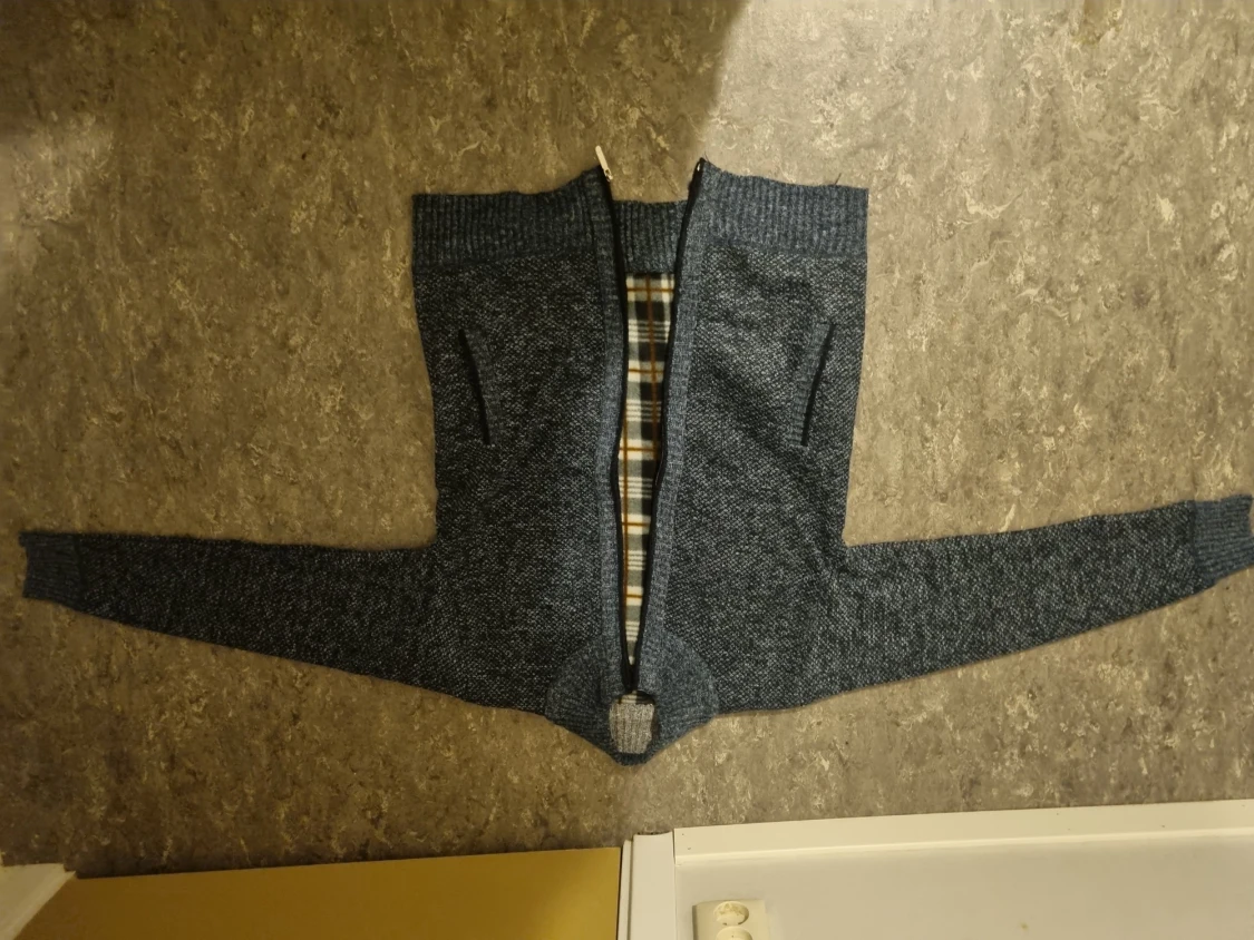 Blå stickad kofta med dragkedja - 2