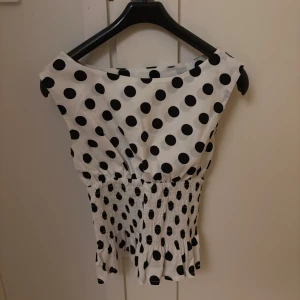 Prickig topp - Super fin topp från design by si💗