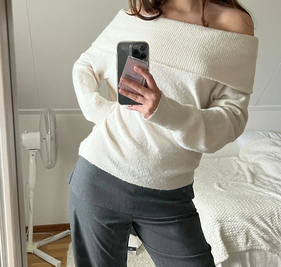 Off shoulder tröja