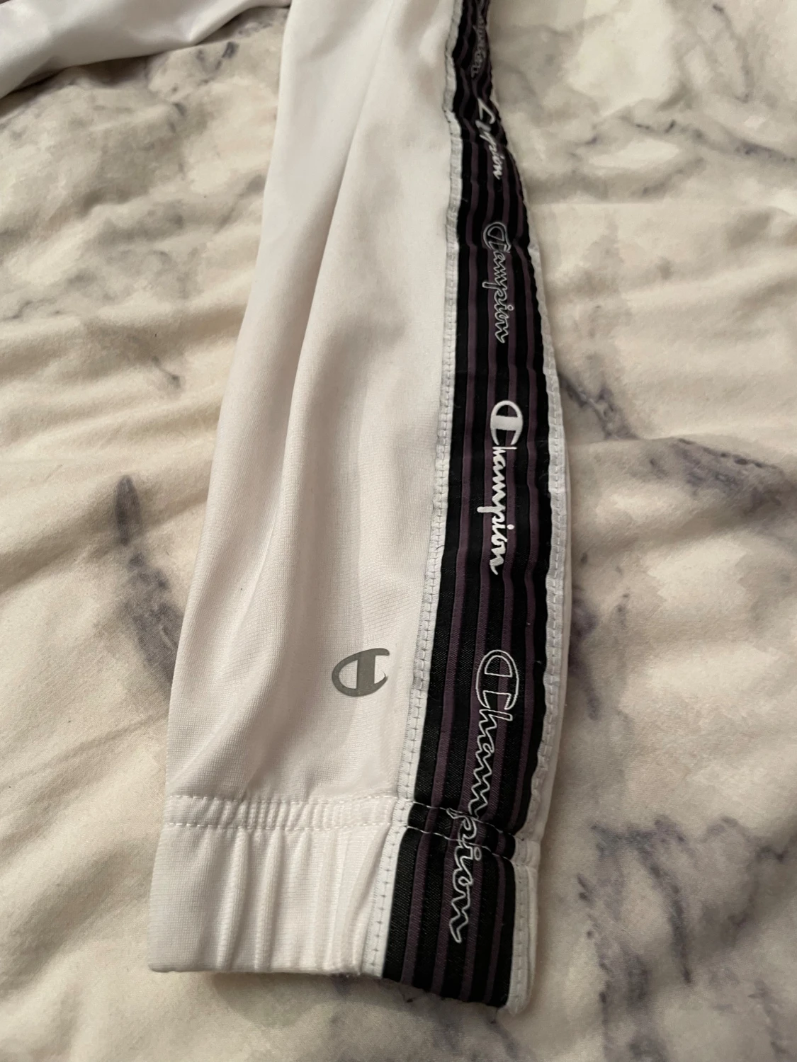 Vit vindjacka från Champion M - 1