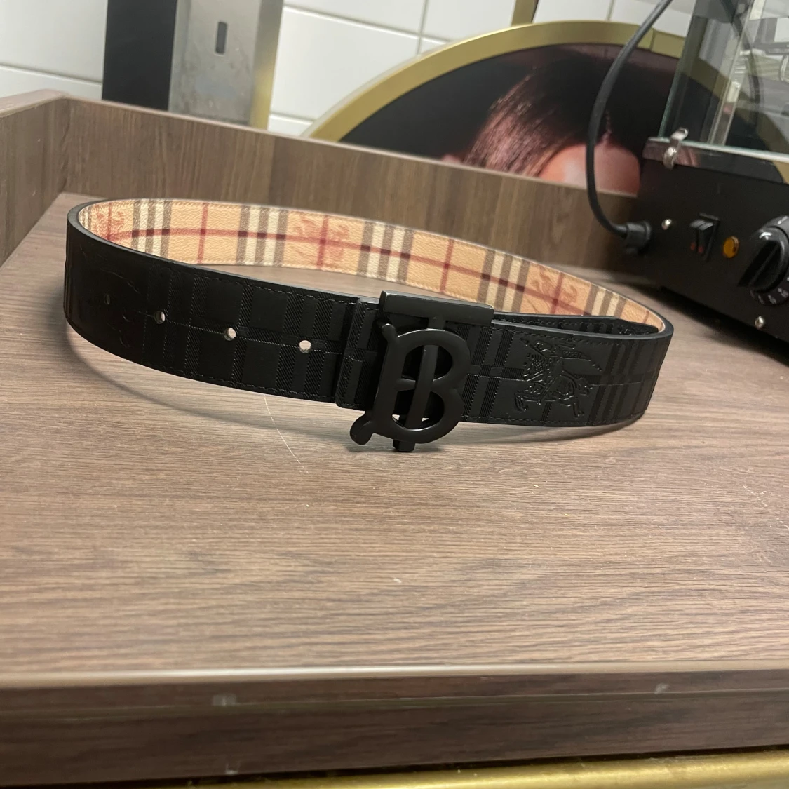 B bälte. I 2 färger svart och beige - 2