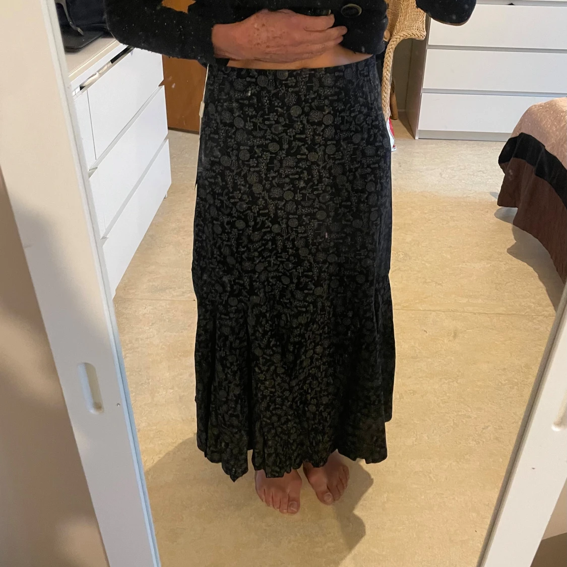 Svart långkjol med blommigt mönster YILING - 1