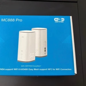 ZTE MC888 Pro 5 G router SIM-korts  - Säljer en ZTE MC888 Pro router. Den stödjer 5G SA/NSA, WiFi 6 AX5400, Easy Mesh och NFC för enkel anslutning.  Den är endast öppnad men kom aldrig till användning.  Så i nyskick.  Dyr i inköp.
