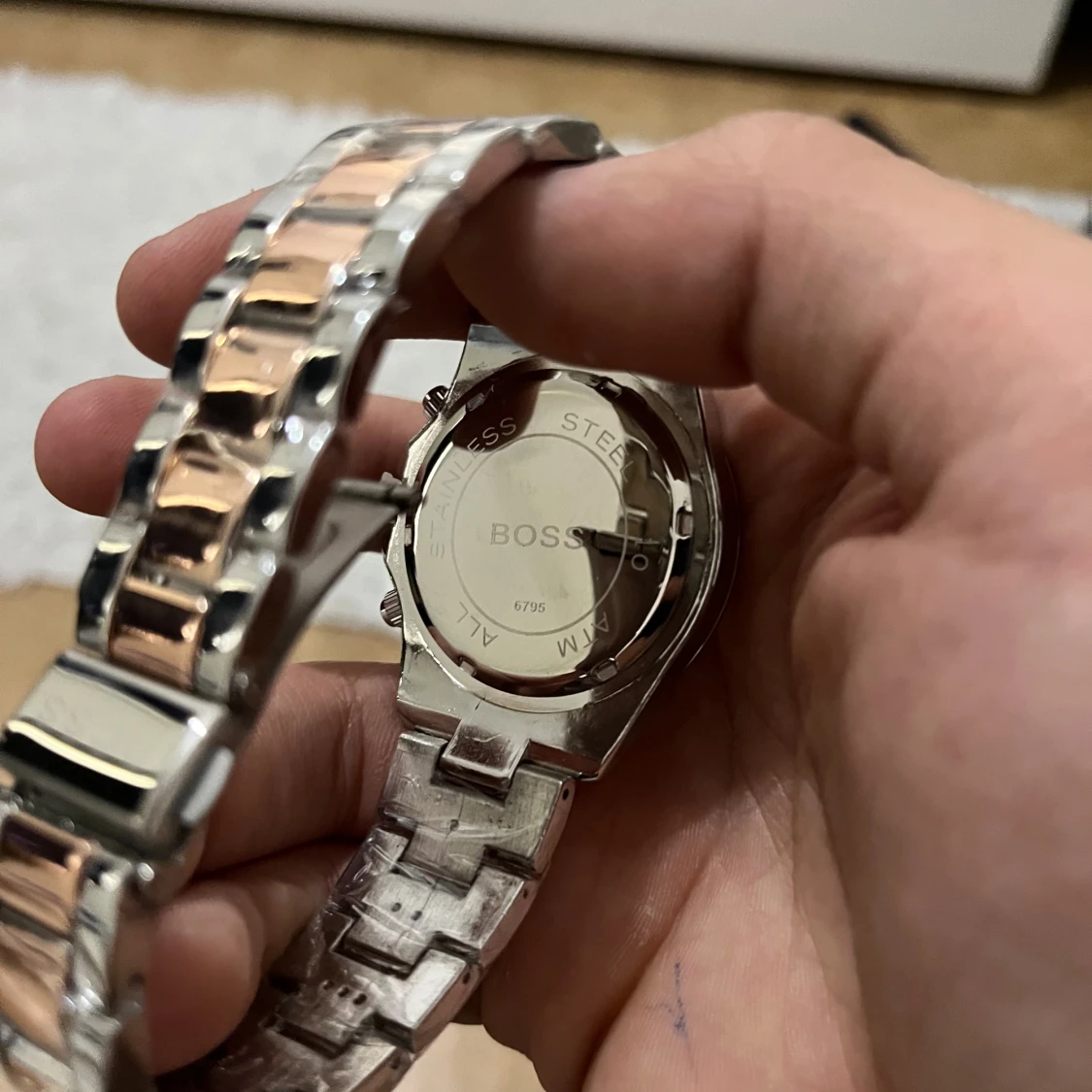 Hugo Boss klocka i silver och roséguld - 1