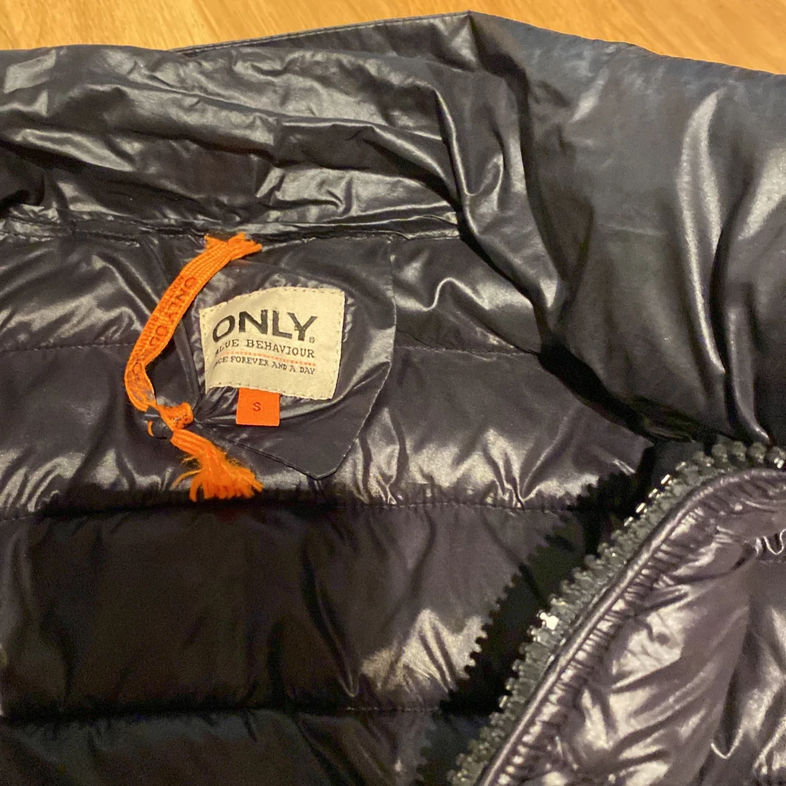 Svart pufferjacka från ONLY - 1