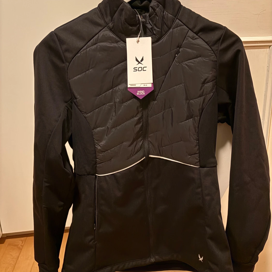 Svart hybridjacka från SOC, stl 38