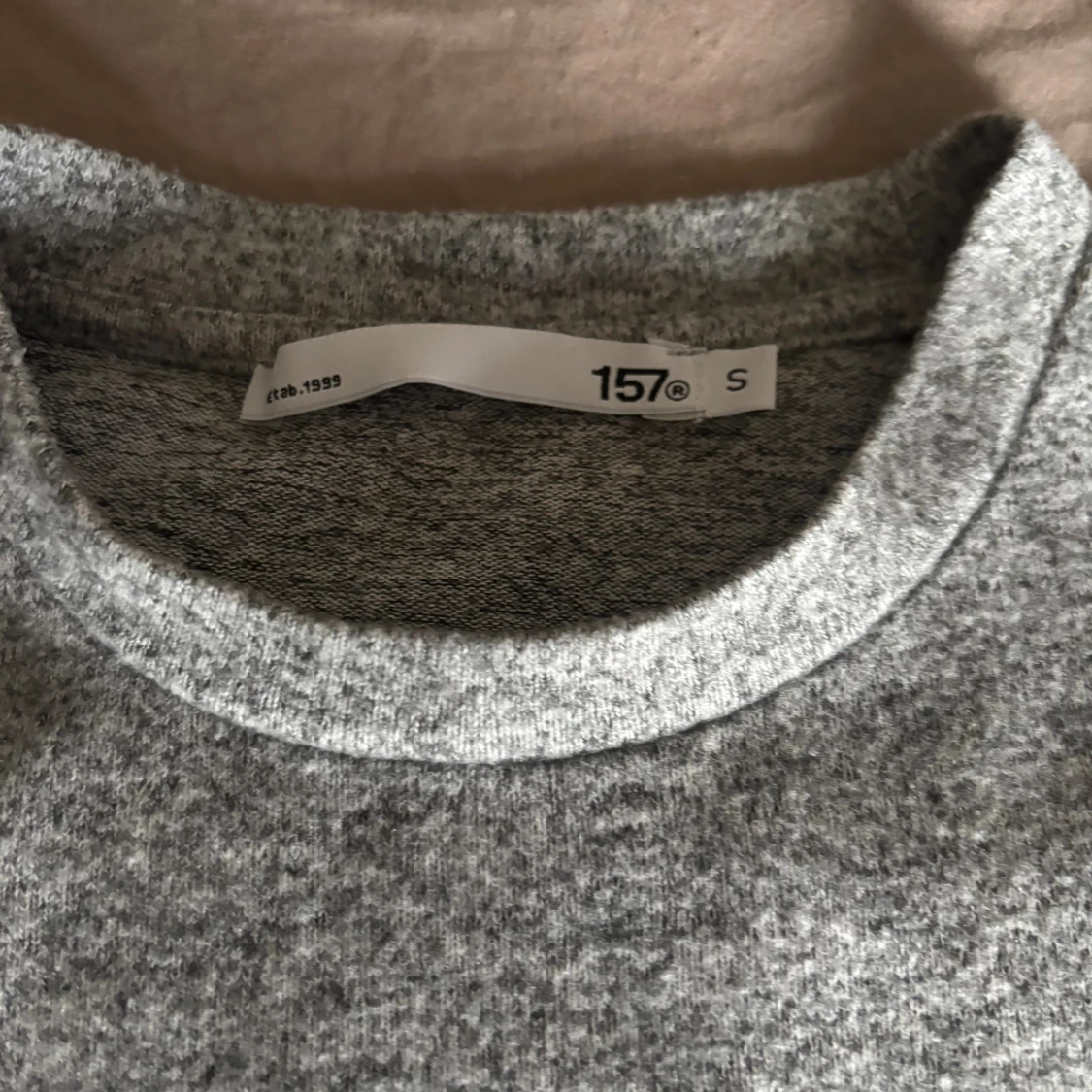 Grå stickad tröja från 157, S - 2